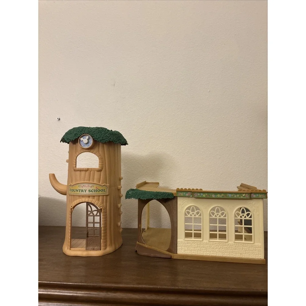 Calico Critters CC2924 Country Tree School Toy For Parts